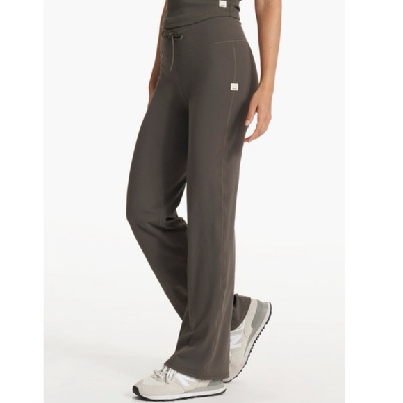 Vuori Daily Wideleg Full length Pants, Olive Green, Medium - Picture 3 of 9